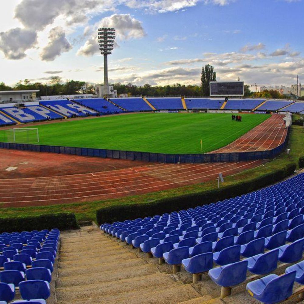 Стадион «Локомотив» (Симферополь)